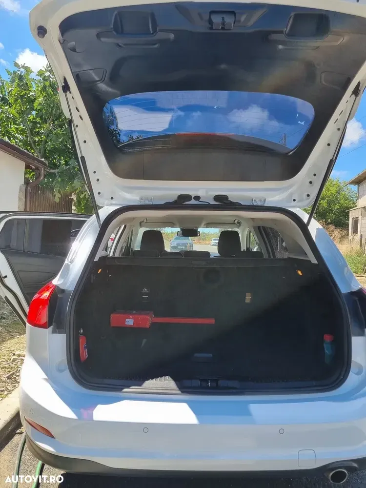 Ford Focus MK4 1.5 EcoBlue Titanium Business — imagine 4