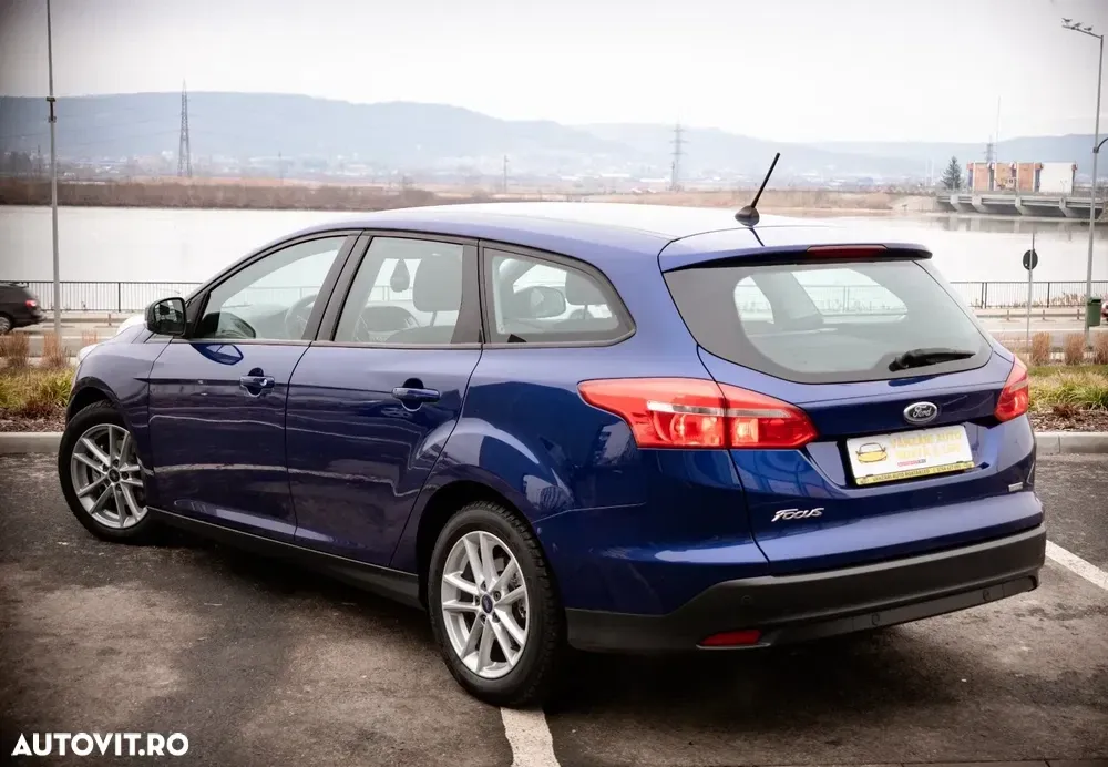 Ford Focus MK4 1.0 EcoBoost Trend — imagine 6