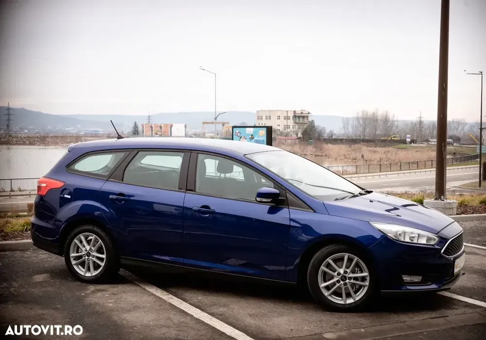 Ford Focus MK4 1.0 EcoBoost Trend — imagine 4