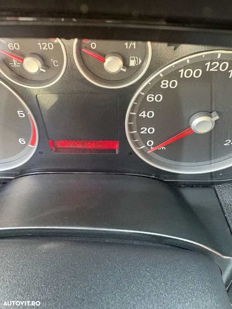 Ford Focus MK2 1.6 TDCI Sport — imagine 5