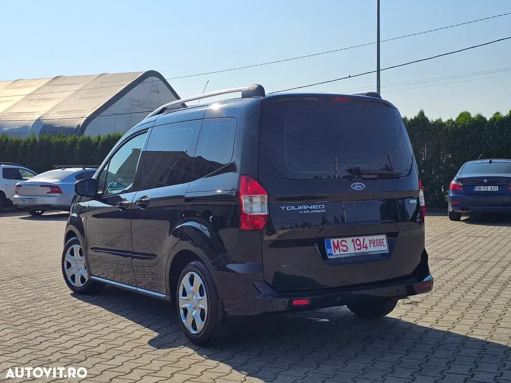 Ford Tourneo Courier 1.0 EcoBoost Titanium — imagine 5