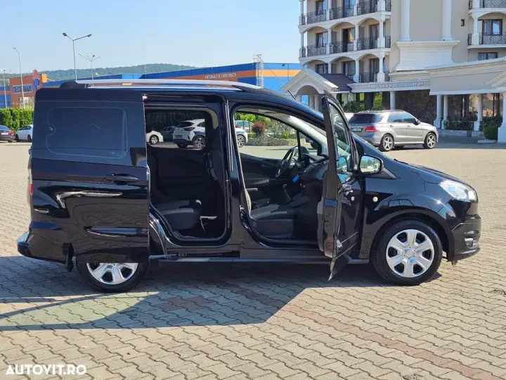 Ford Tourneo Courier 1.0 EcoBoost Titanium
