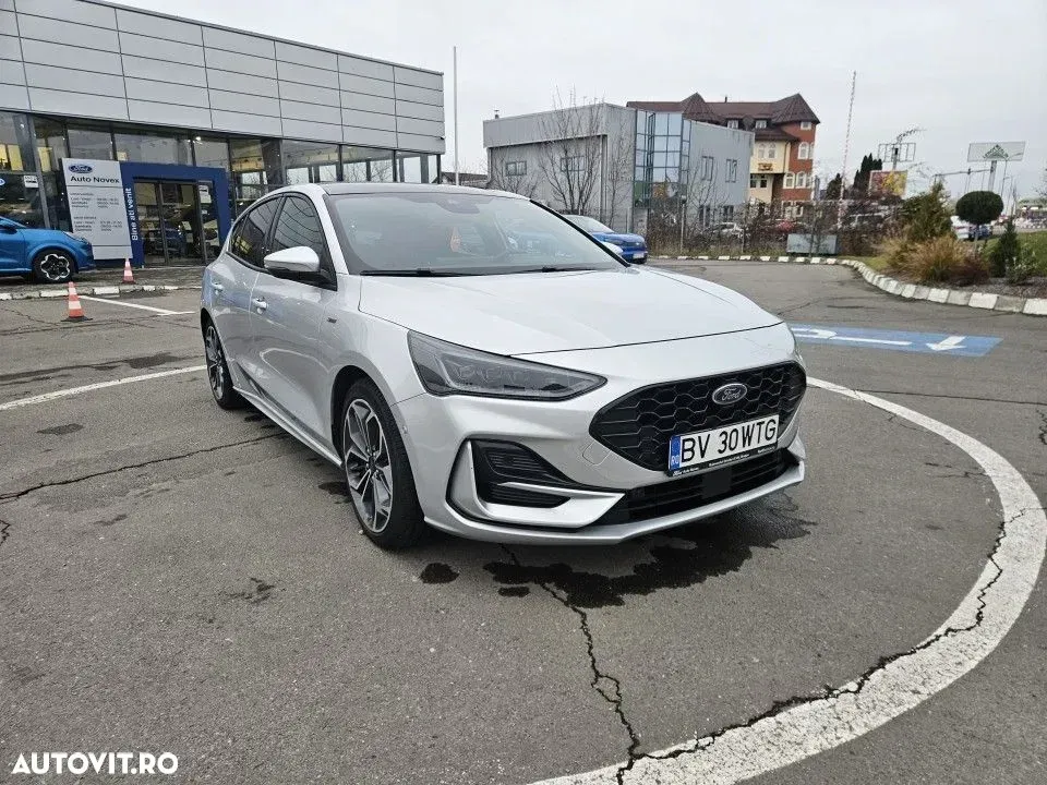 Ford Focus — imagine 3