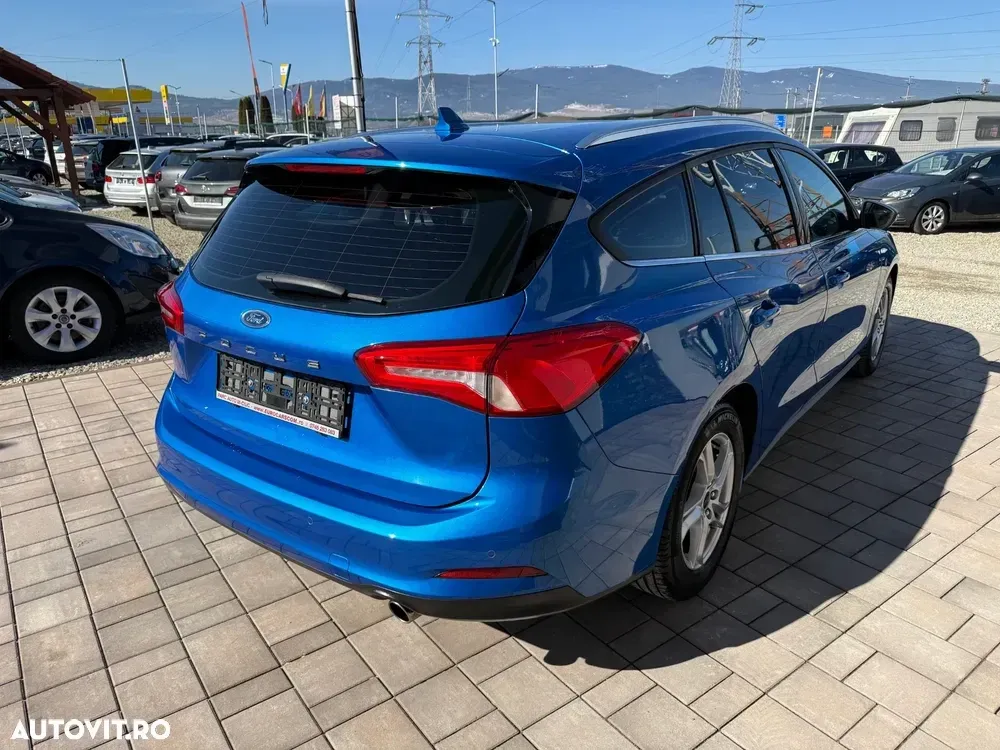 Ford Focus — imagine 5