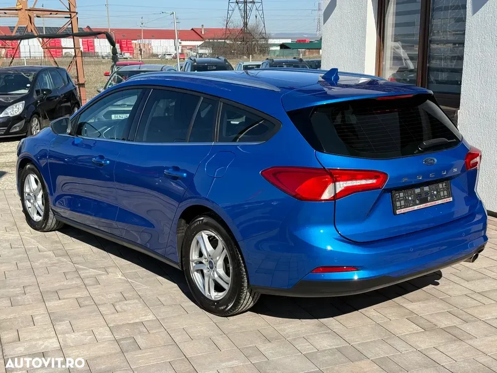 Ford Focus — imagine 3