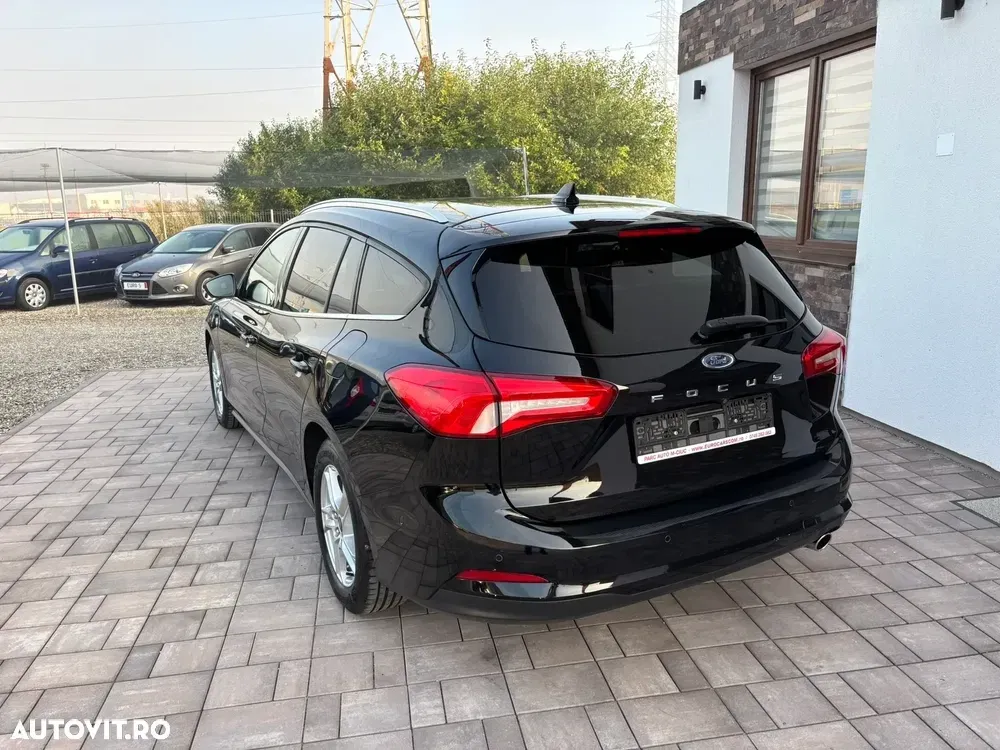 Ford Focus — imagine 4