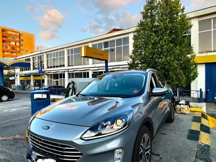Ford Kuga III 2.0 EcoBlue mHEV FWD Titanium