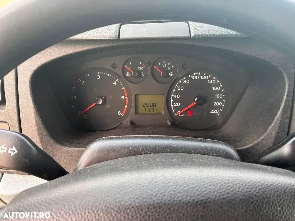 Ford Transit — imagine 6