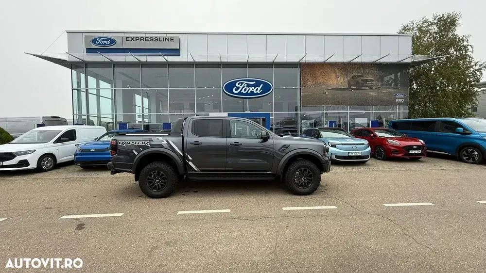 Ford Raptor — imagine 3
