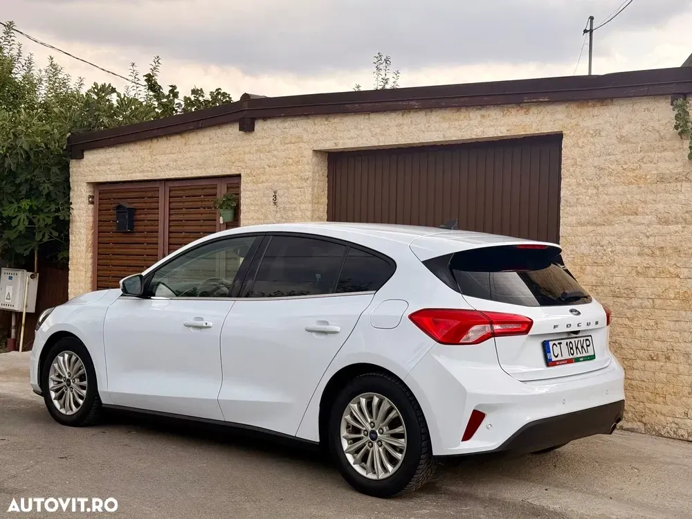 Ford Focus MK4 1.5 EcoBlue Titanium — imagine 3