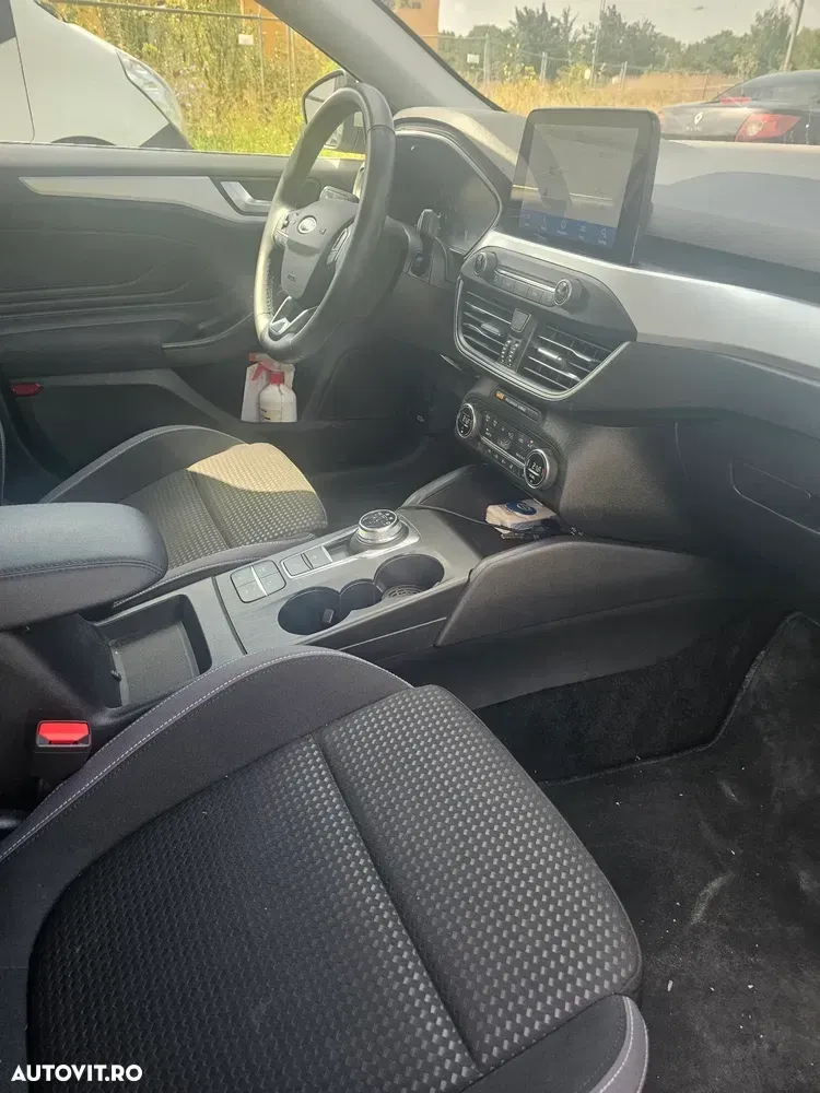 Ford Focus 1.0 EcoBoost Connected — imagine 4