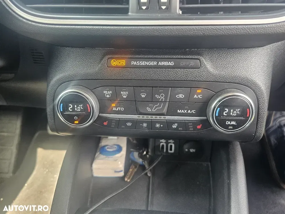 Ford Focus 1.0 EcoBoost Connected — imagine 6