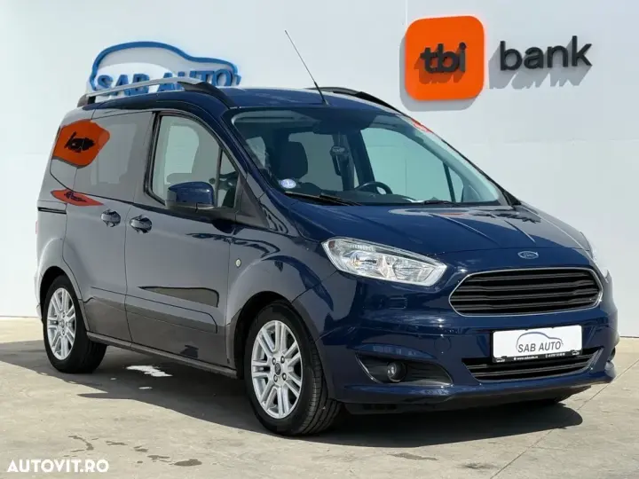 Ford Tourneo Courier 1.0 EcoBoost Titanium
