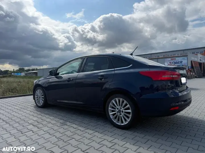 Ford Focus MK4 1.5 EcoBoost Titanium