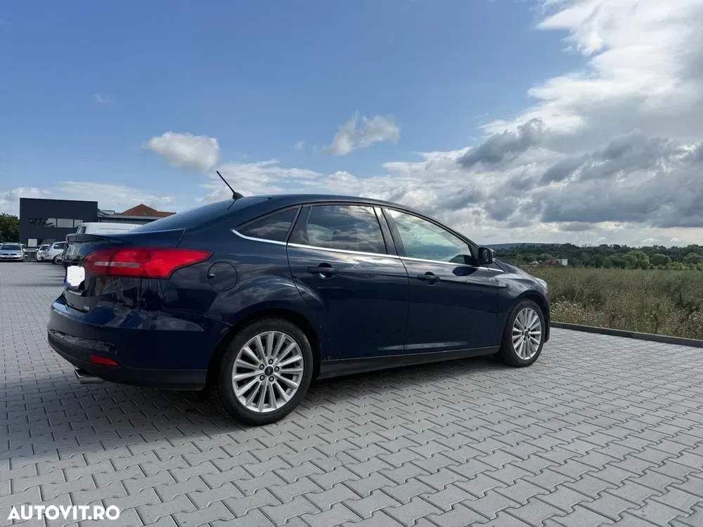 Ford Focus MK4 1.5 EcoBoost Titanium — imagine 3
