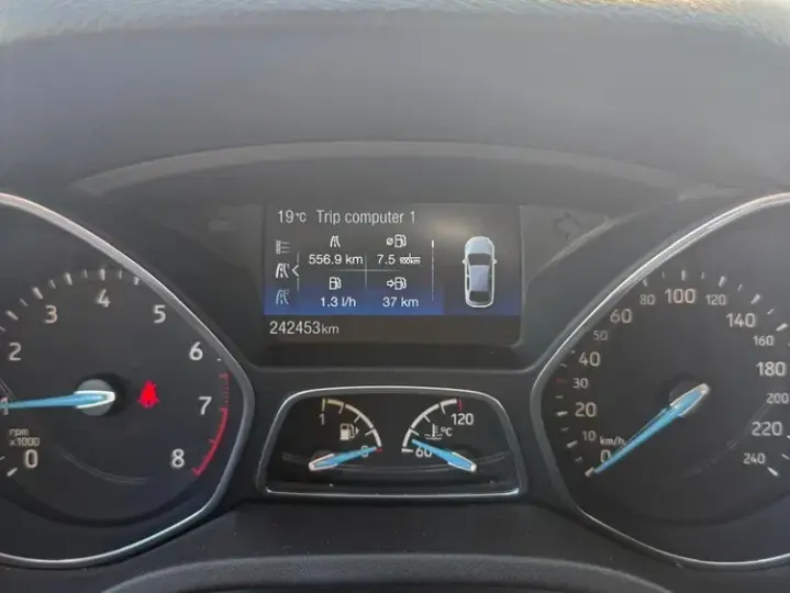Ford Focus MK4 1.5 EcoBoost Titanium