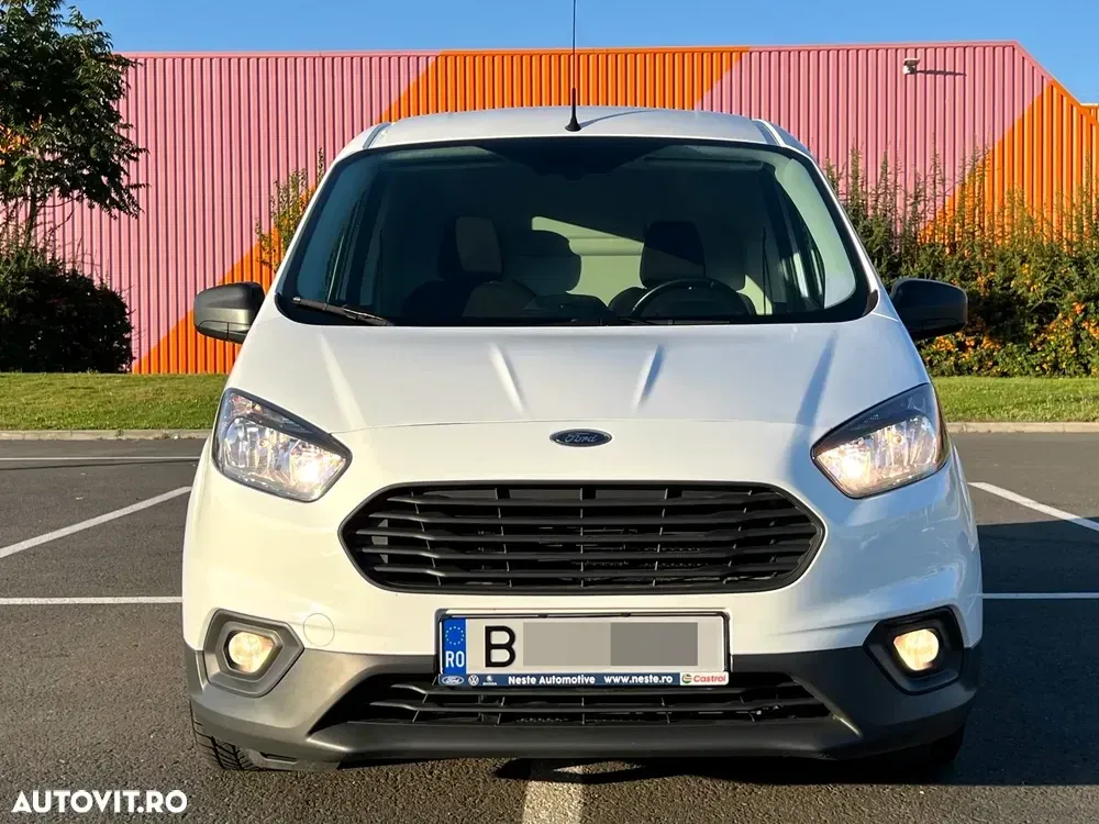 Ford Courier — imagine 3
