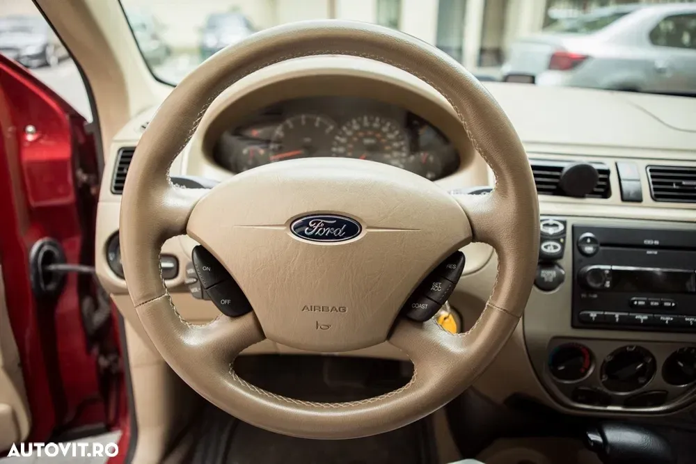 Ford Focus — imagine 3