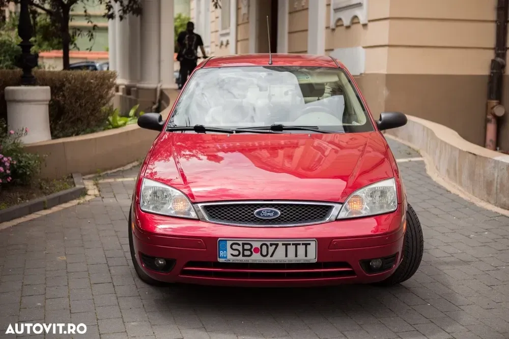 Ford Focus — imagine 5