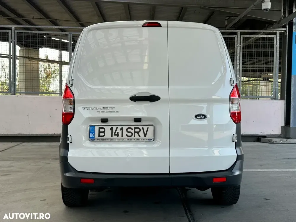 Ford Courier — imagine 5