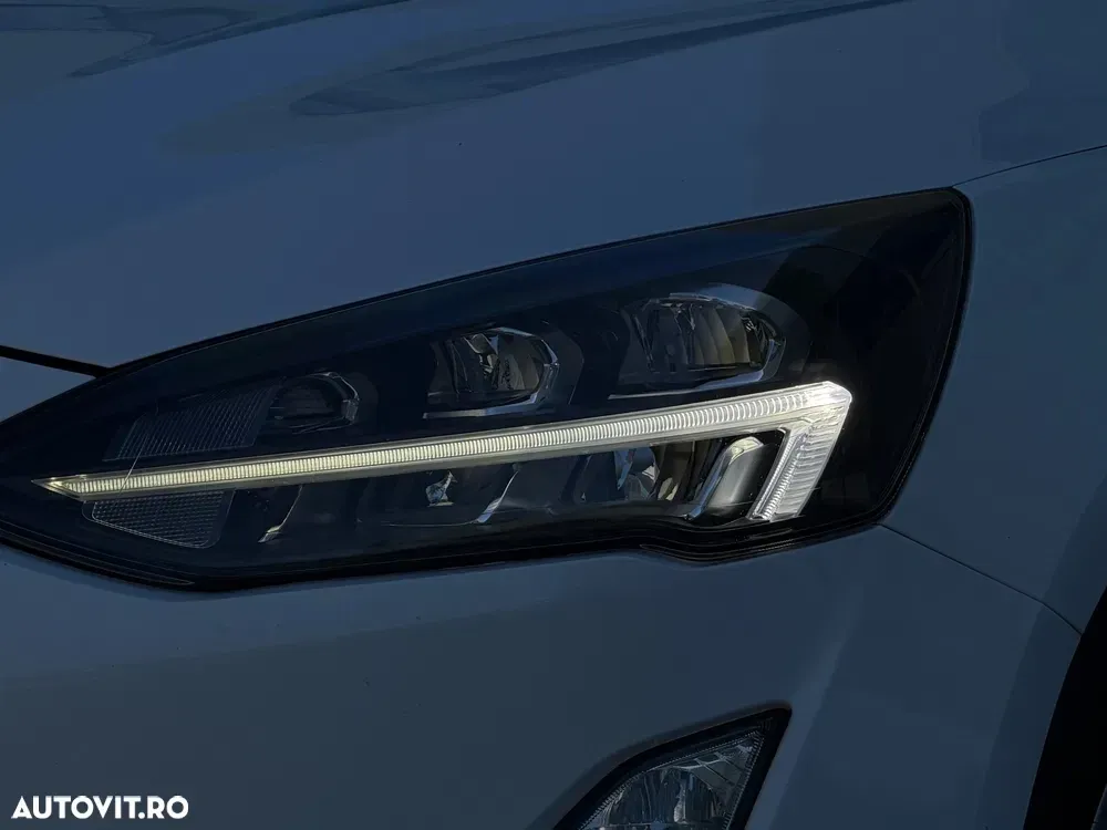 Ford Focus MK4 2.0 EcoBlue Titanium — imagine 4