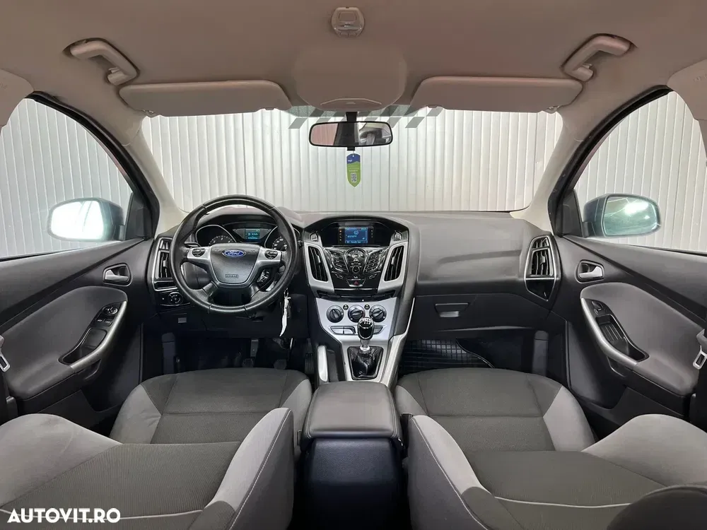 Ford Focus — imagine 4