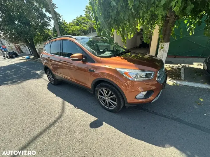 Ford Kuga II 2.0 TDCi Powershift 4WD Titanium
