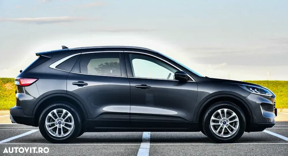 Ford Kuga III 1.5 TDCi 2WD Powershift Titanium — imagine 5