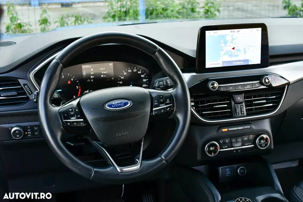 Ford Kuga III 1.5 TDCi 2WD Powershift Titanium — imagine 2