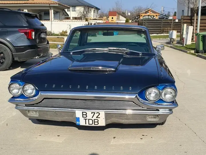 Ford Thunderbird