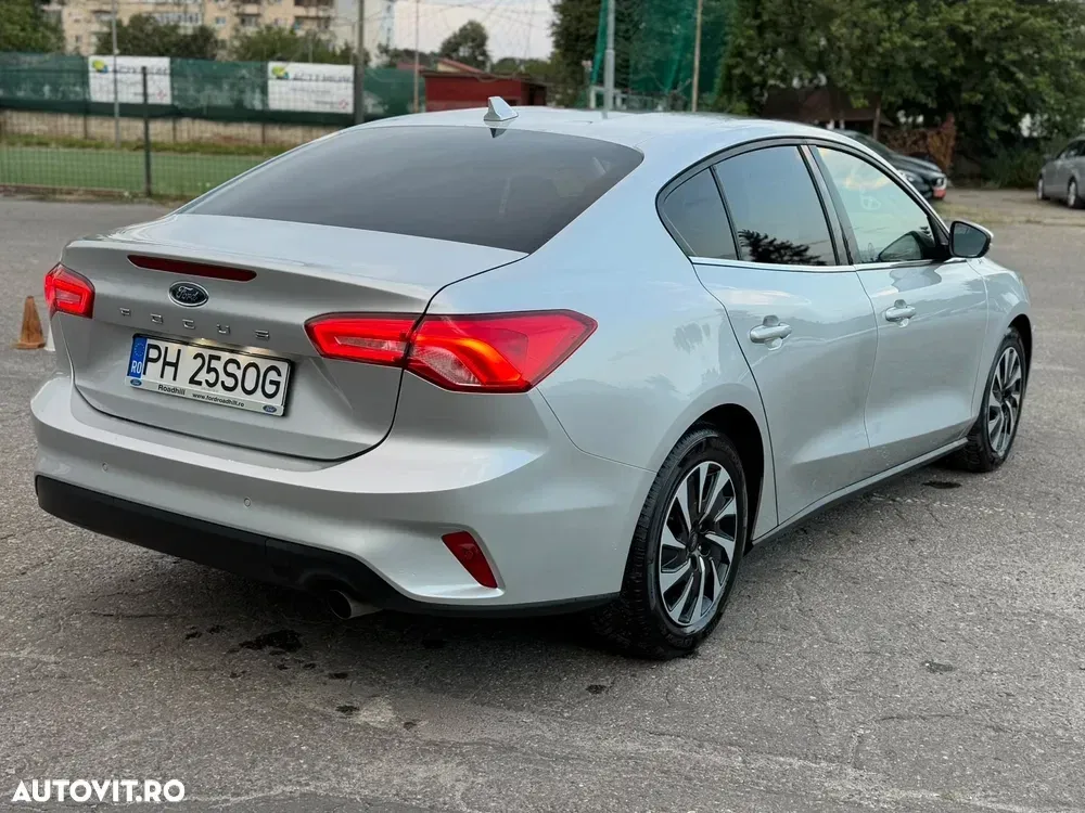 Ford Focus MK4 1.0 EcoBoost Titanium — imagine 3
