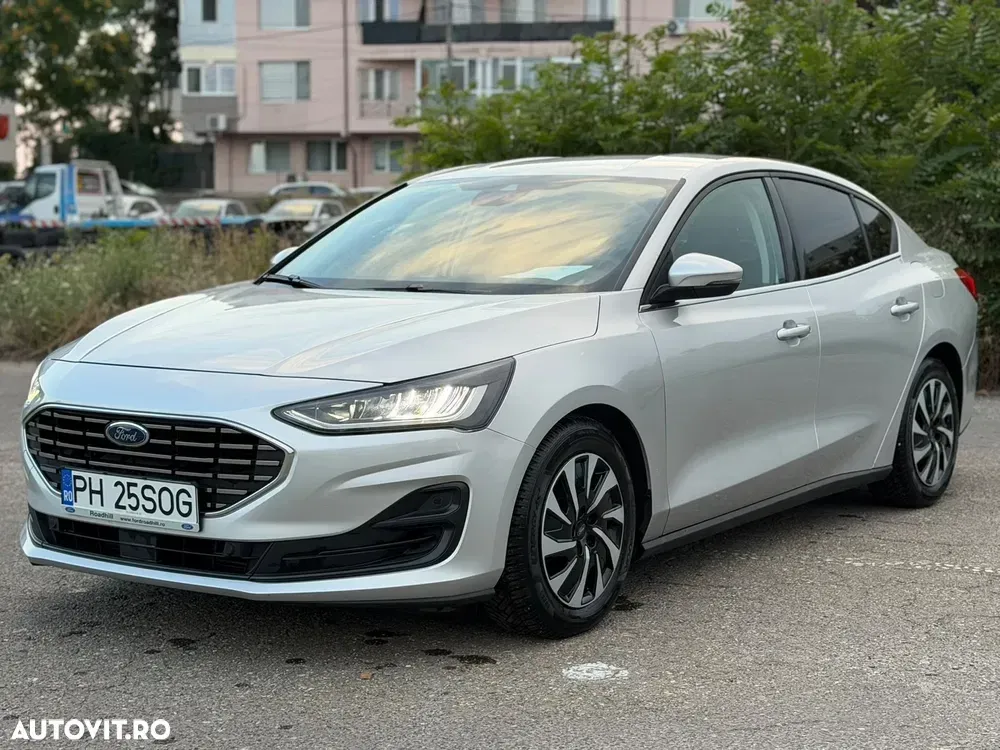 Ford Focus MK4 1.0 EcoBoost Titanium — imagine 2