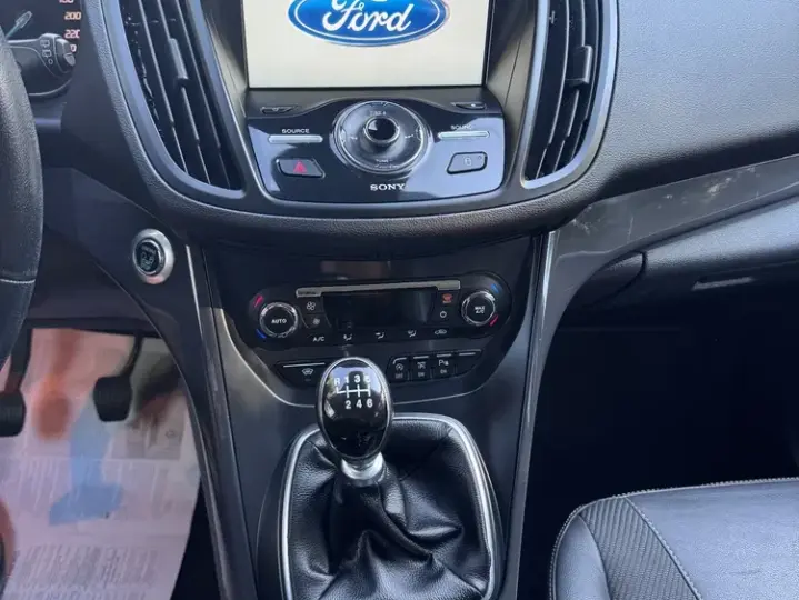Ford Kuga II 1.5 EcoBoost 2x4 Titanium