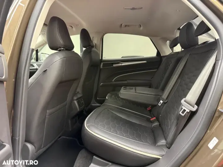 Ford Mondeo 2.0 HEV Vignale