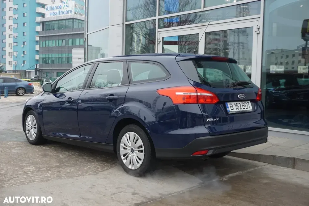 Ford Focus — imagine 5