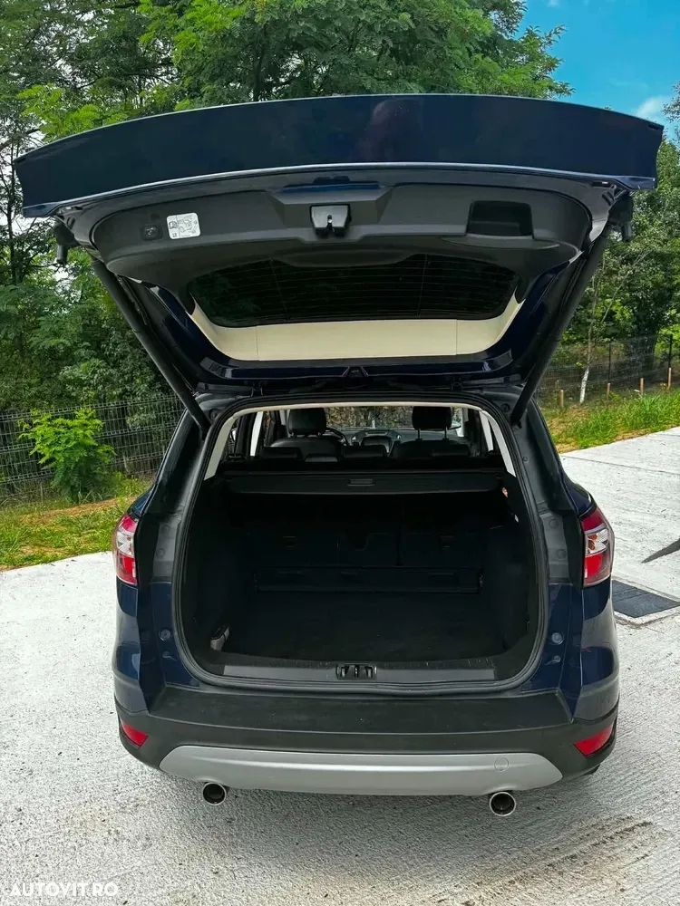 Ford Kuga 2.0 TDCi 4WD Powershift Titanium — imagine 2