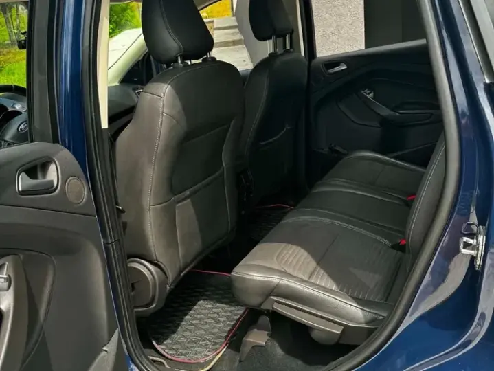 Ford Kuga 2.0 TDCi 4WD Powershift Titanium