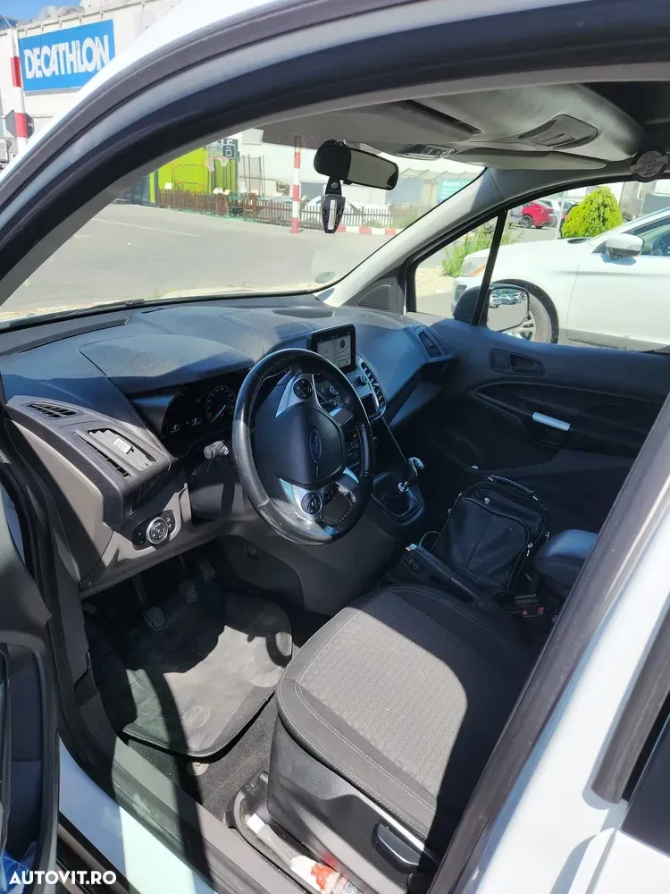 Ford Transit Connect — imagine 5