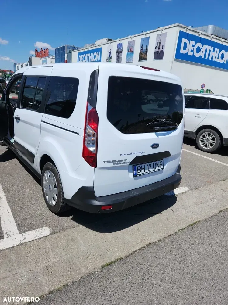 Ford Transit Connect — imagine 4