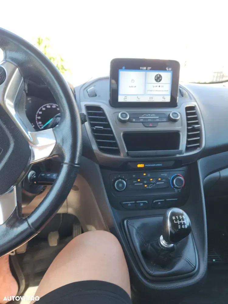 Ford Transit Connect — imagine 6