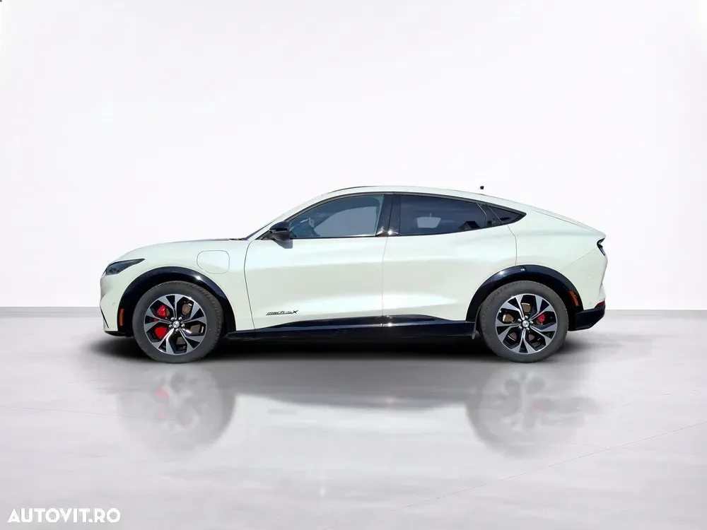 Ford Mustang Mach-E AWD — imagine 2