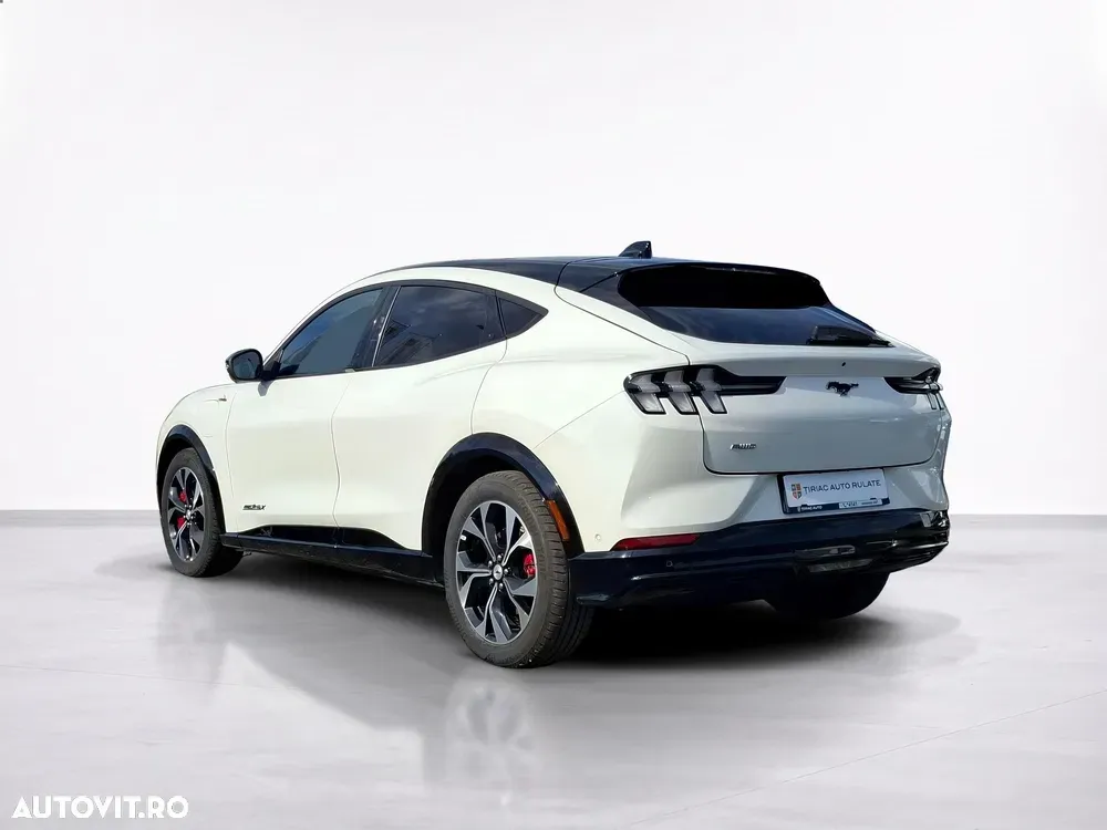 Ford Mustang Mach-E AWD — imagine 3