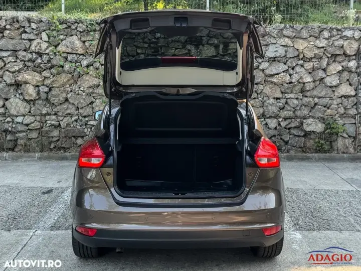 Ford Focus MK4 1.0 EcoBoost Titanium Business