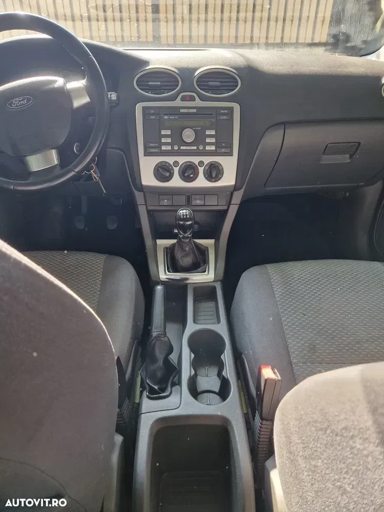 Ford Focus — imagine 5