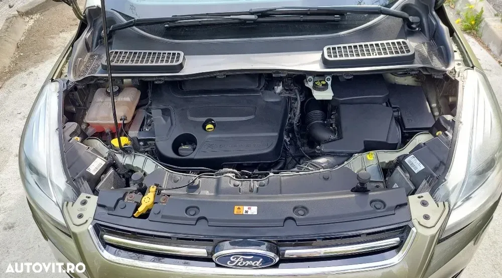 Ford Kuga II 2.0 TDCi Powershift 4WD Titanium — imagine 3