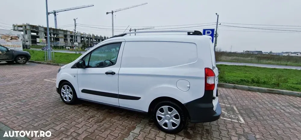 Ford Transit — imagine 3