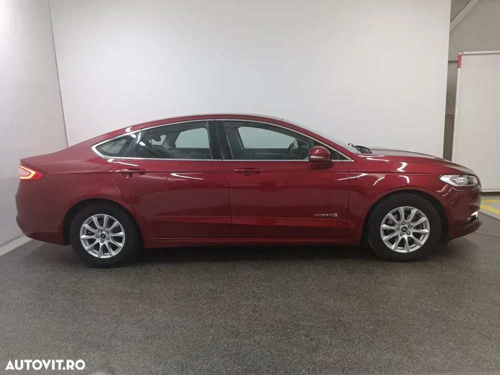 Ford Mondeo 2.0 Hybrid — imagine 4