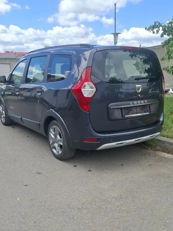 Dacia Lodgy 1.2 TCe Stepway — imagine 4