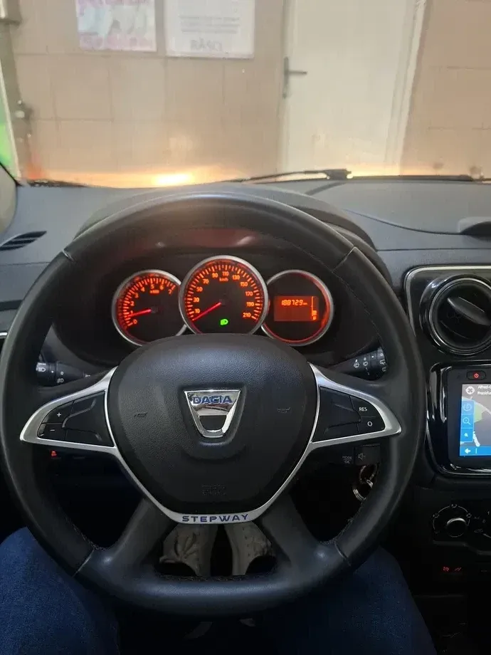 Dacia Lodgy 1.2 TCe Stepway — imagine 5
