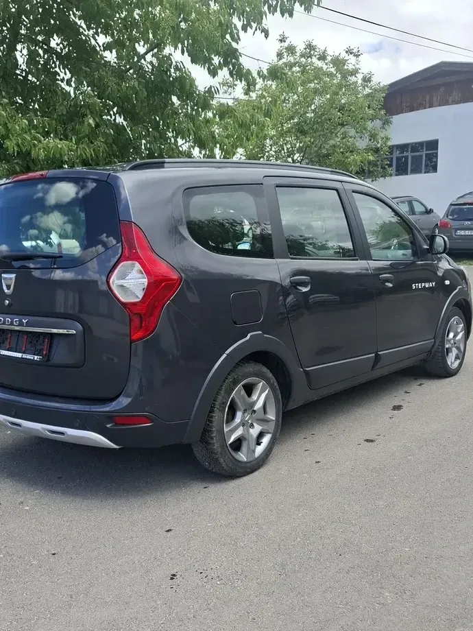 Dacia Lodgy 1.2 TCe Stepway — imagine 3